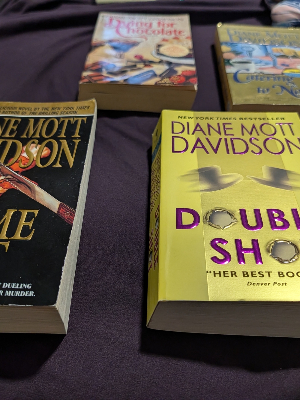 Lot of 6 Diane Mott Davidson Mass Market Paperbacks - Picture 6 of 7